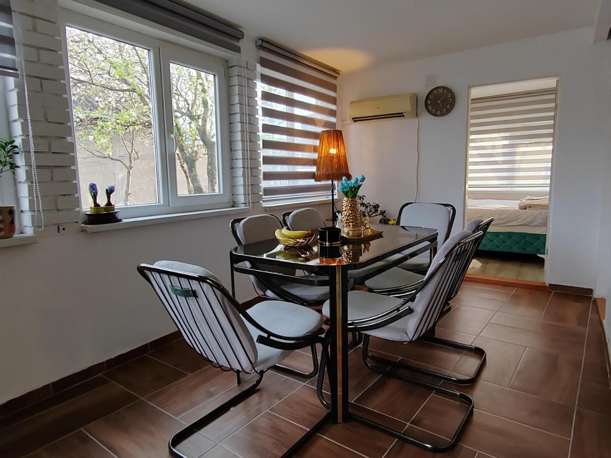 Nora 1 Appartement Sremska Mitrovica Buitenkant foto